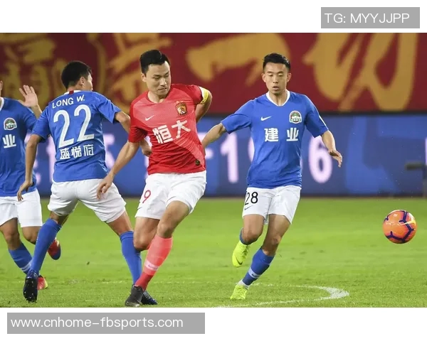 建业足球队奋勇争先携手共创辉煌未来展现团队精神与竞技魅力