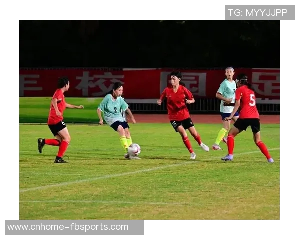 足球玻璃人：在绿茵场上拼搏与脆弱的交织之路